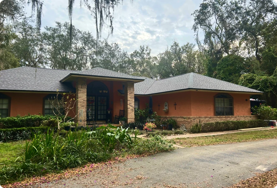 Home with a new roof by Top Contractors Florida